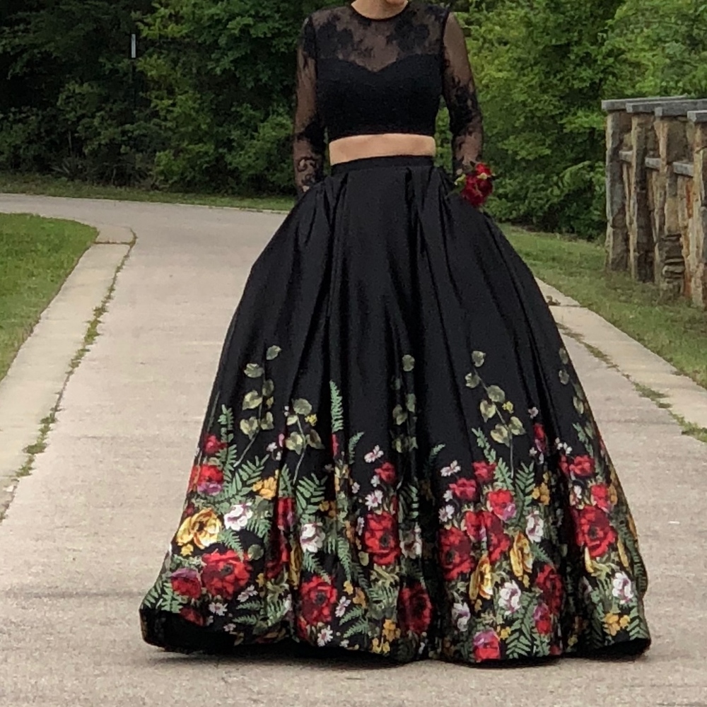 Sherri Hill (size 2) Prom Dress (2 piece)